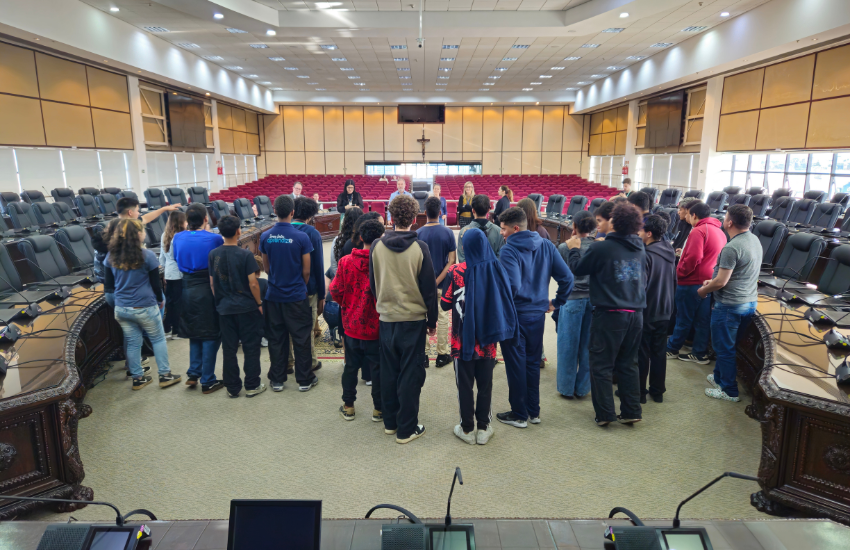 Programa Jovens Promissores promove visita ao Palácio da Justiça  